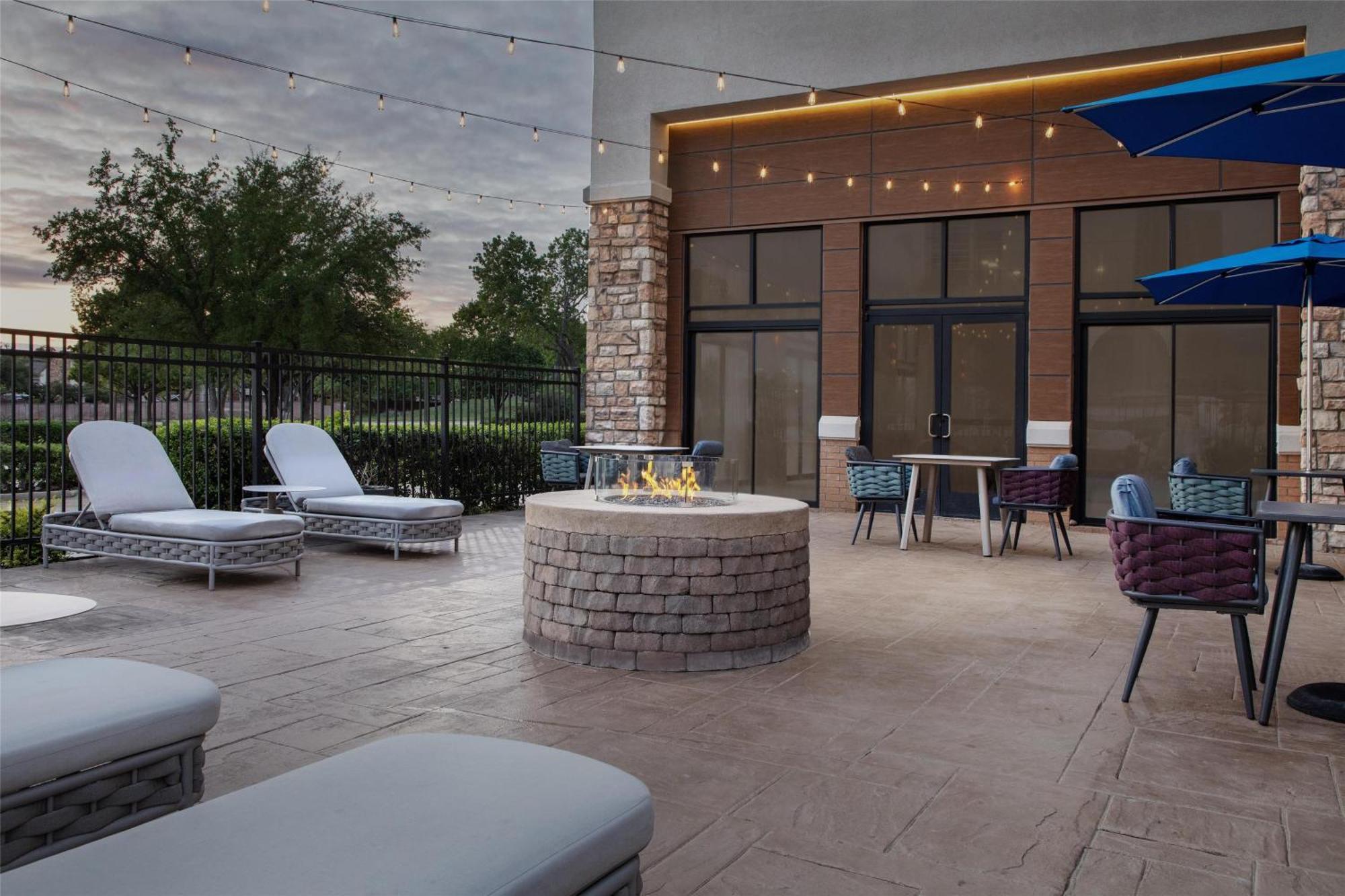 Hampton Inn & Suites Dallas-Dfw Airport Герст Екстер'єр фото