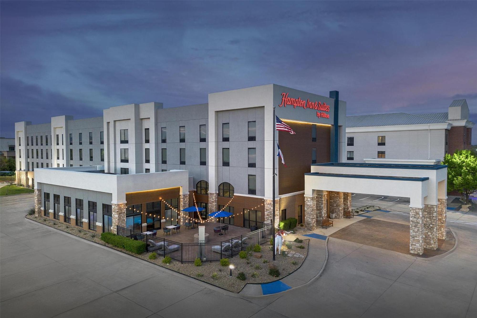 Hampton Inn & Suites Dallas-Dfw Airport Герст Екстер'єр фото